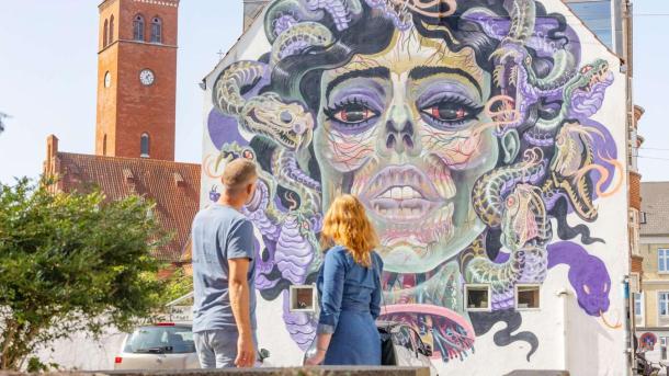 Par foran Street art i Aalborg